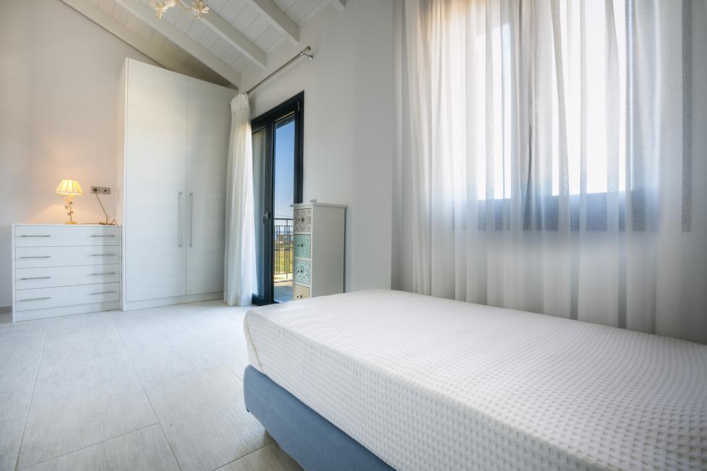 Seirios Luxury Villa Svoronata Exteriör bild