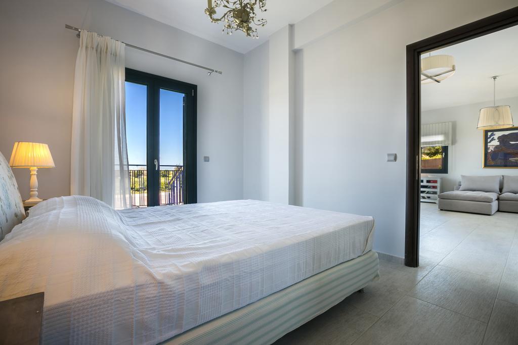Seirios Luxury Villa Svoronata Exteriör bild